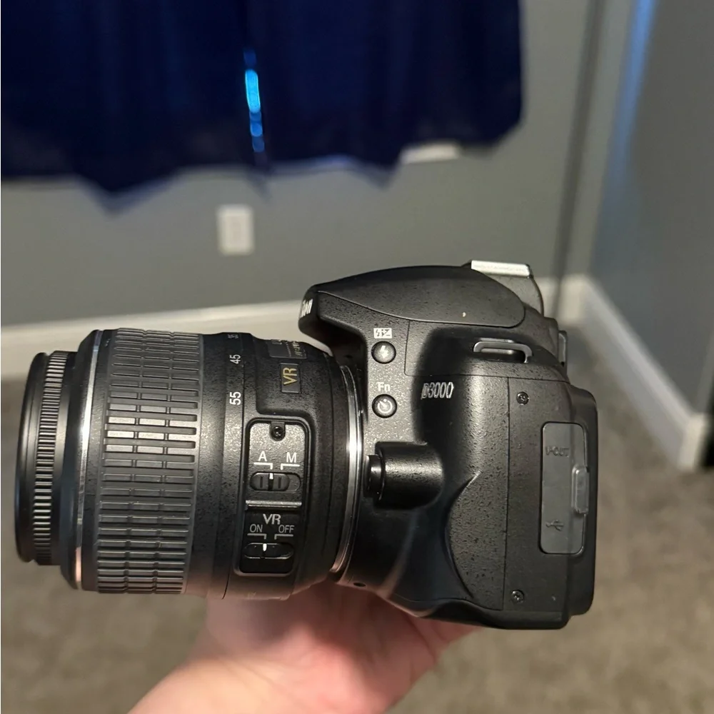 Nikon D3000 DSLR Camera Bundle – Excellent Condition + 2 Lenses + Bag & Charger!